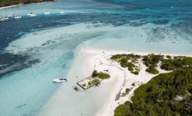 Five Islands Speedboat Trip in Mauritius – Taxi Mauritius